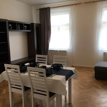 Apartment Korunni 62